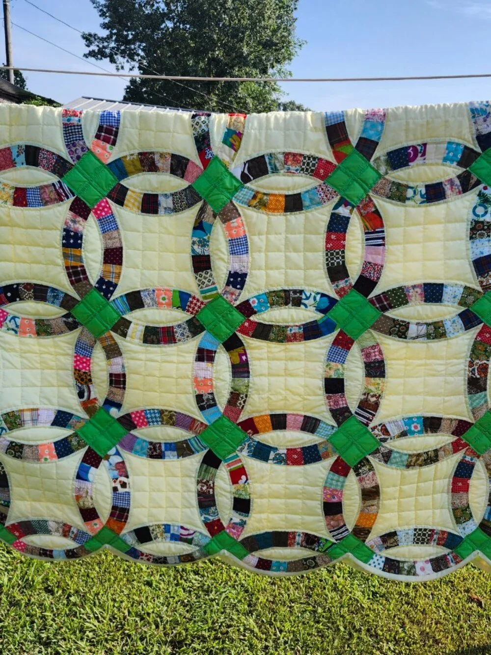 Vintage handmade scalloped double wedding ring quilt  79